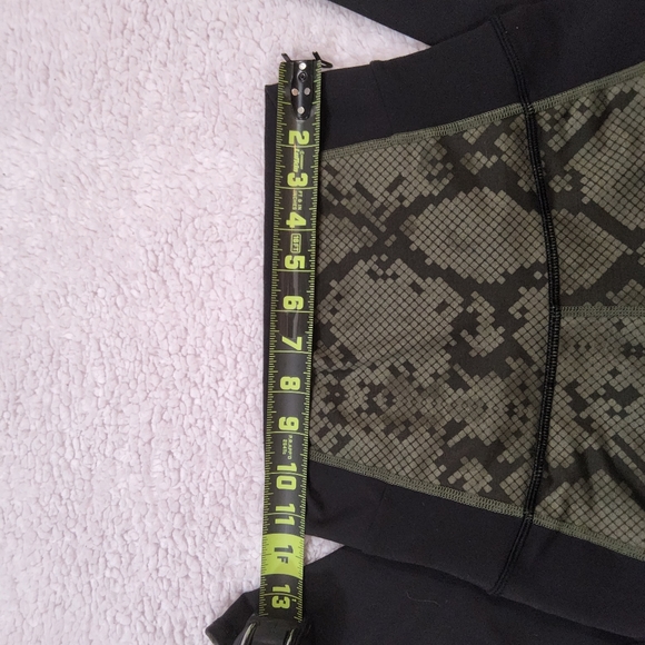 Lululemon - Picture 5 of 8